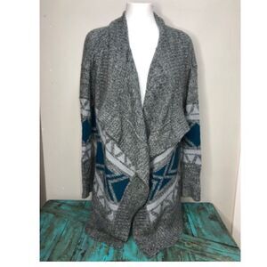Romeo & Juliet Couture Aztec Sweater Size Small